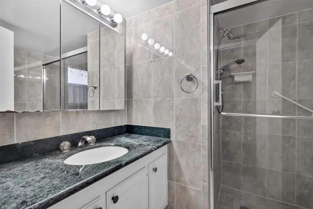 3524 Via Poinciana #Apt 104 Lake Worth, FL 33467