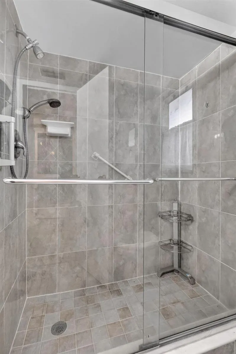 3524 Via Poinciana #Apt 104 Lake Worth, FL 33467