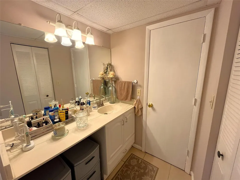7837 Golf Circle Drive #206 Margate, FL 33063