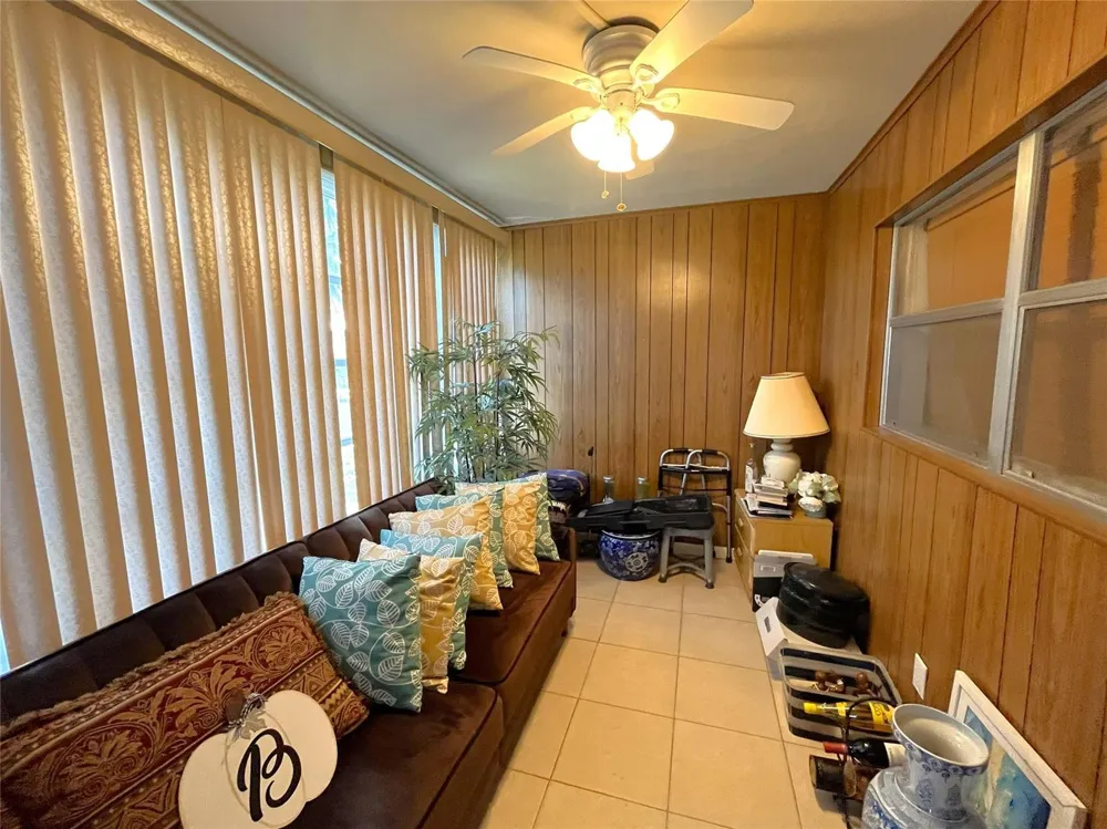 7837 Golf Circle Drive #206 Margate, FL 33063