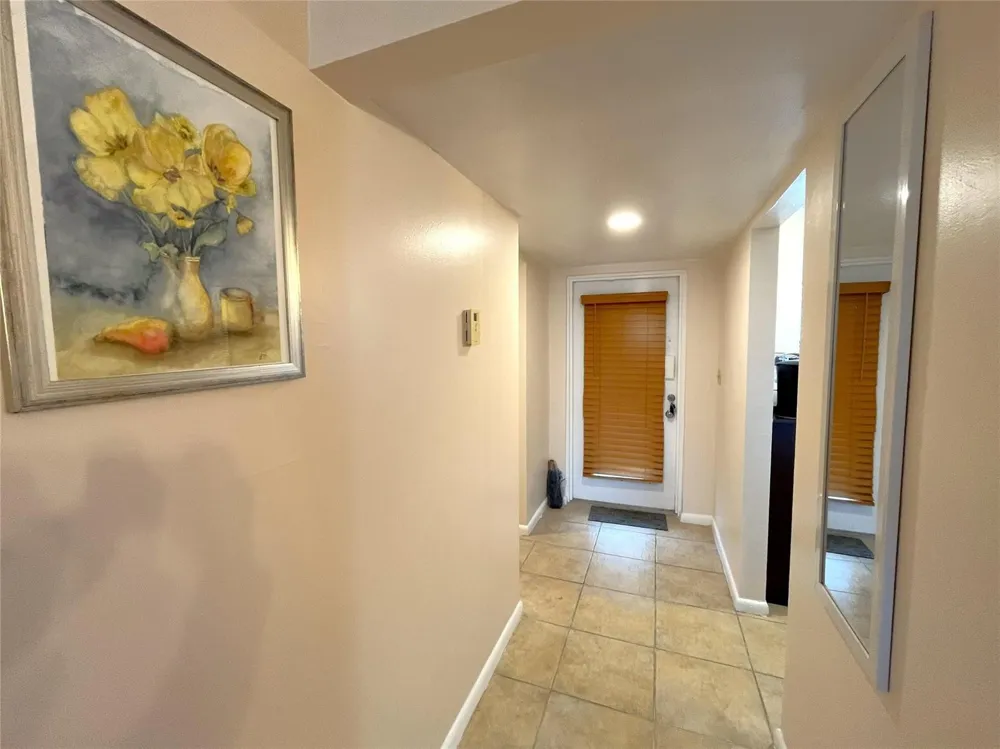 7837 Golf Circle Drive #206 Margate, FL 33063