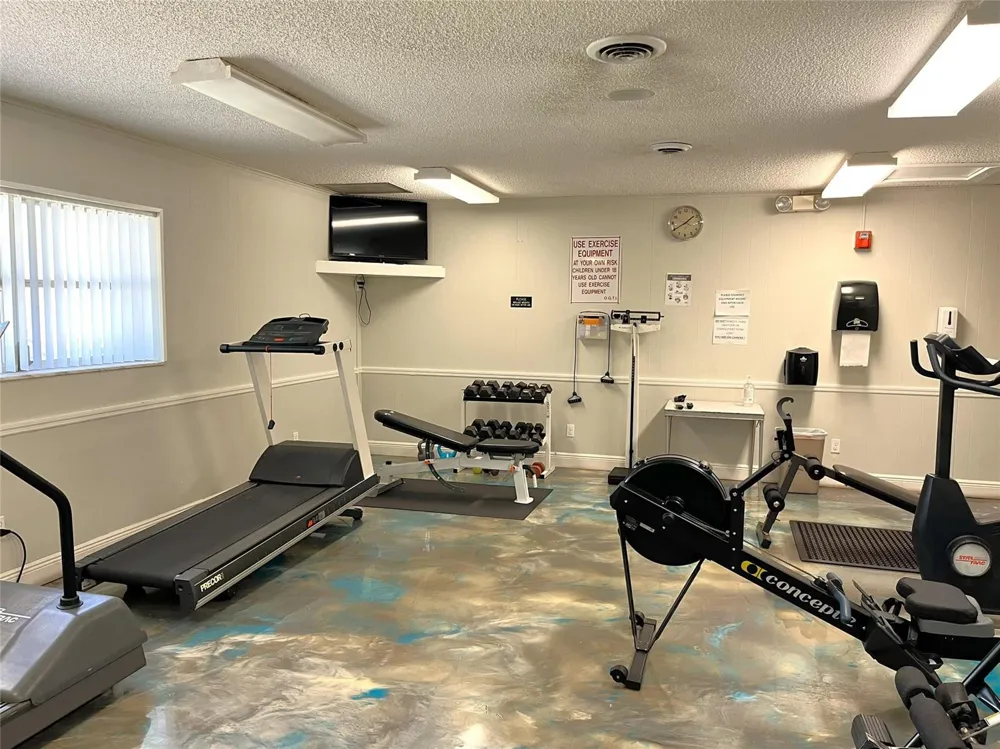 7837 Golf Circle Drive #206 Margate, FL 33063