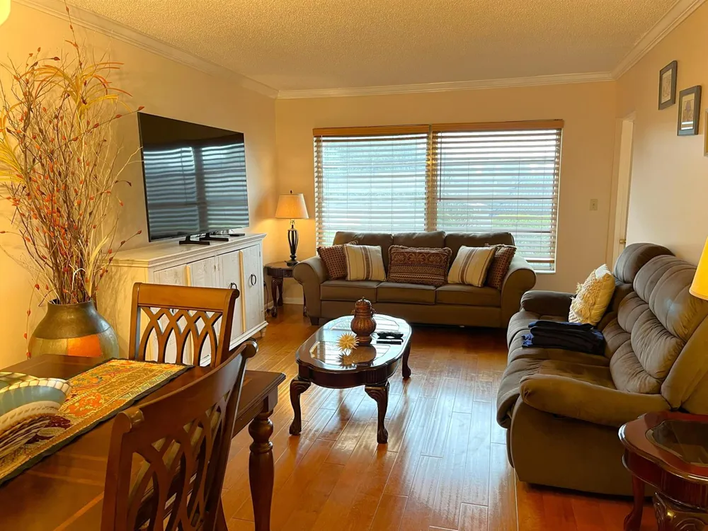 7837 Golf Circle Drive #206 Margate, FL 33063