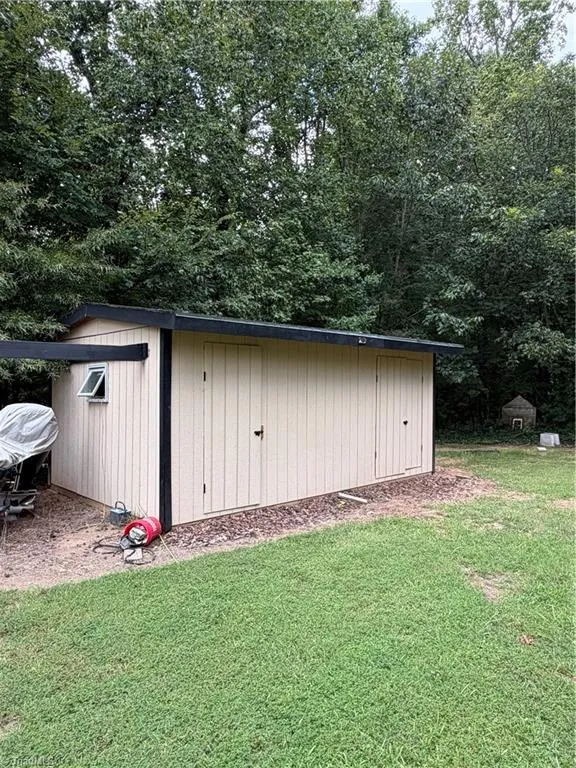 226 Hill Drive Lexington, NC 27295