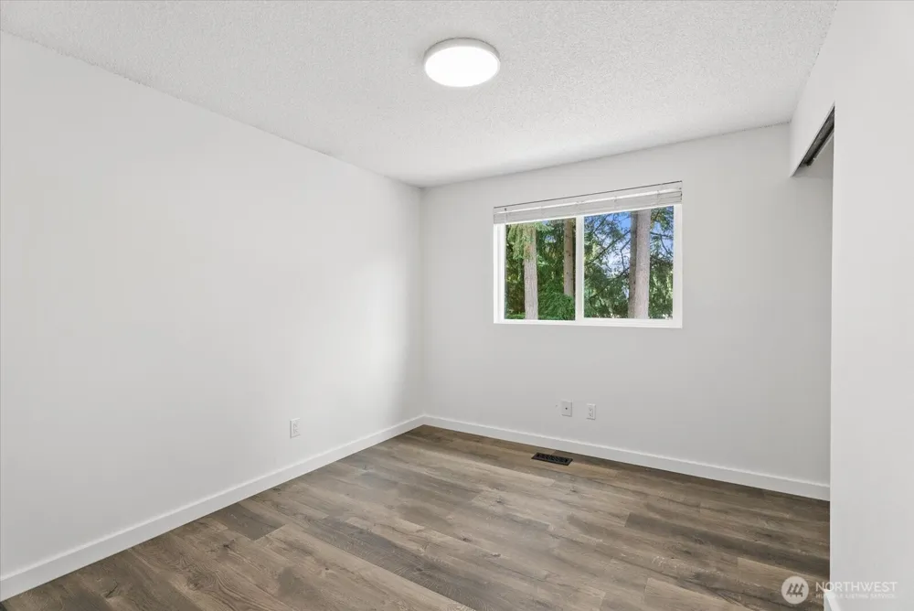 12808 Military Road E Puyallup, WA 98374