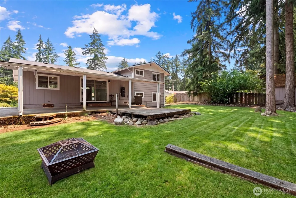12808 Military Road E Puyallup, WA 98374