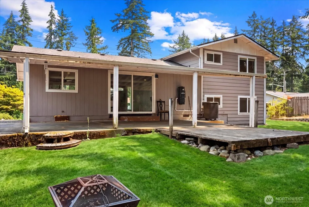 12808 Military Road E Puyallup, WA 98374