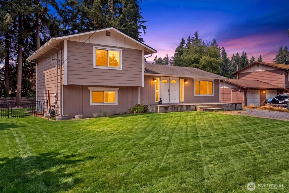 12808 Military Road E Puyallup, WA 98374