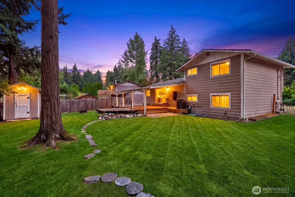 12808 Military Road E Puyallup, WA 98374