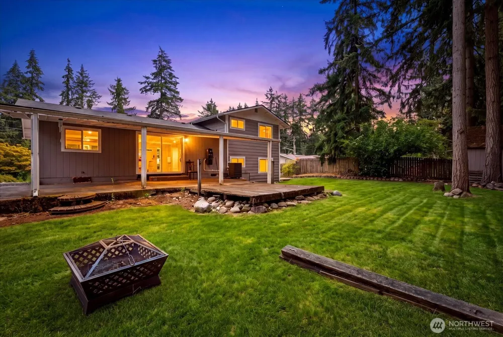12808 Military Road E Puyallup, WA 98374