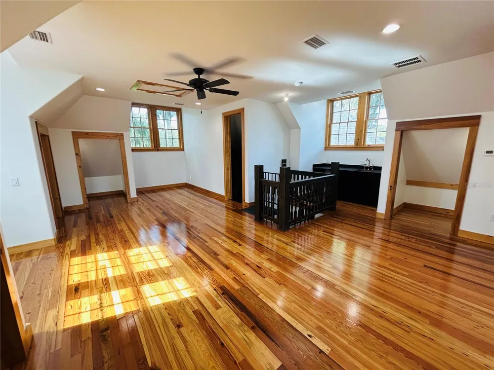 294 NW 12TH AVENUE Gainesville, FL 32601