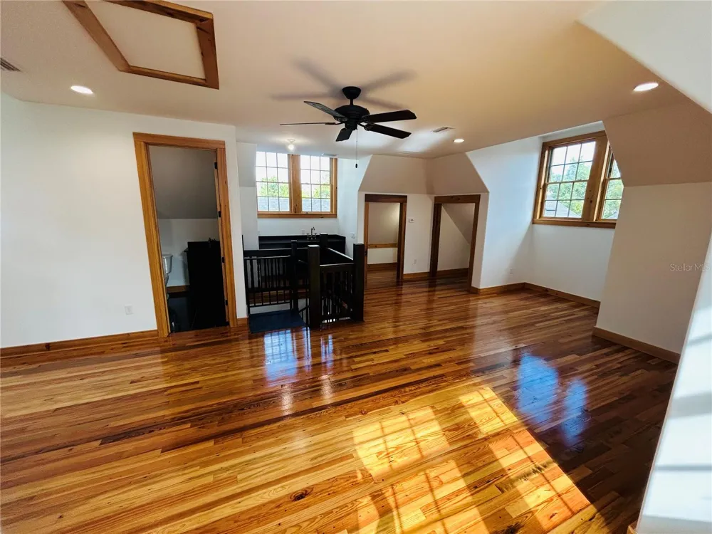 294 NW 12TH AVENUE Gainesville, FL 32601