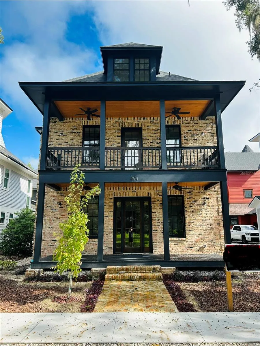 294 NW 12TH AVENUE Gainesville, FL 32601