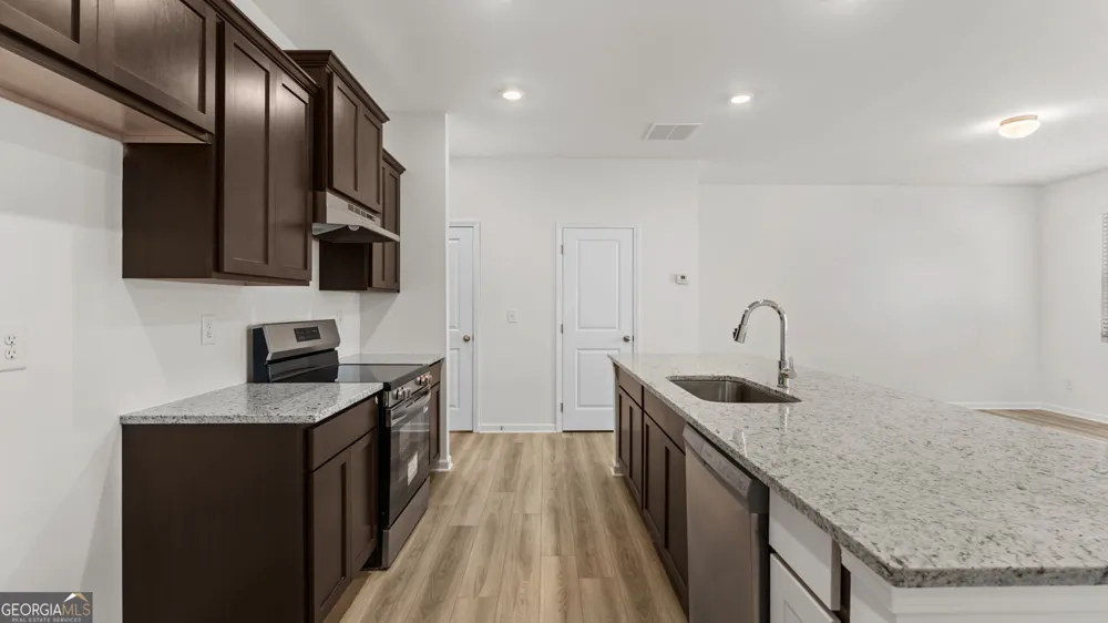 509 Hayes LN Canton, GA 30115