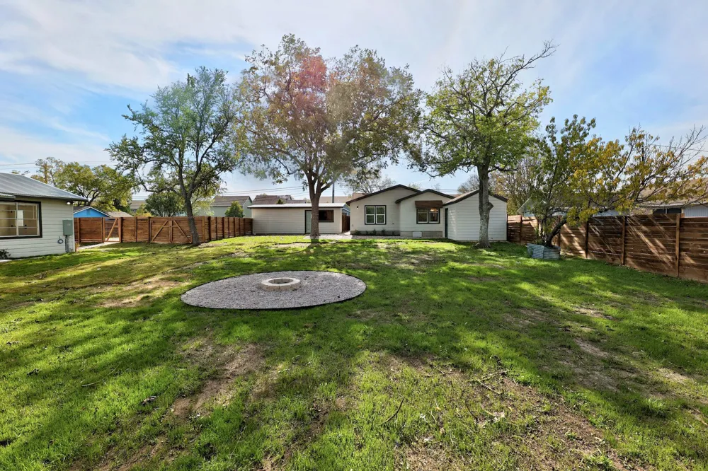 306 W Stassney Lane #1&2 Austin, TX 78745