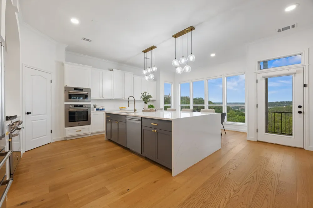 5000 Valburn Court Austin, TX 78731