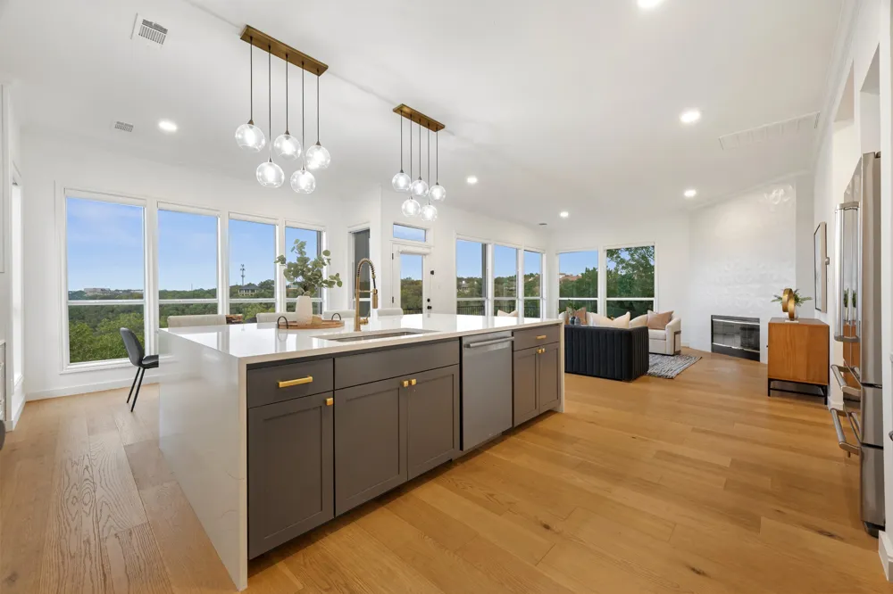 5000 Valburn Court Austin, TX 78731