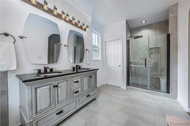 7116 S Flat Rock Court Aurora, CO 80016