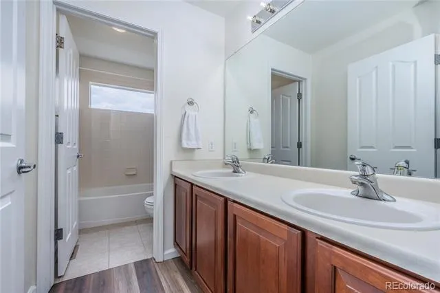 7116 S Flat Rock Court Aurora, CO 80016