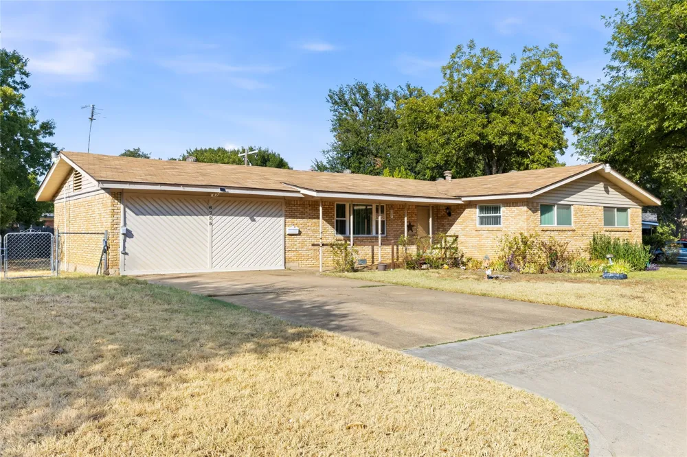 6725 Cylinda Sue Circle North Richland Hills, TX 76180