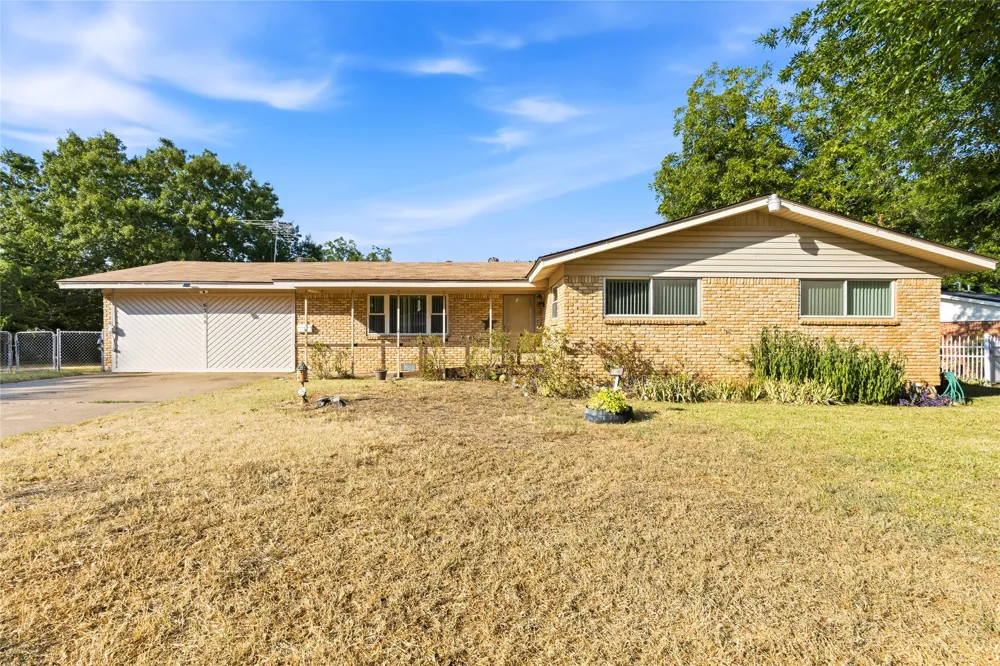 6725 Cylinda Sue Circle North Richland Hills, TX 76180
