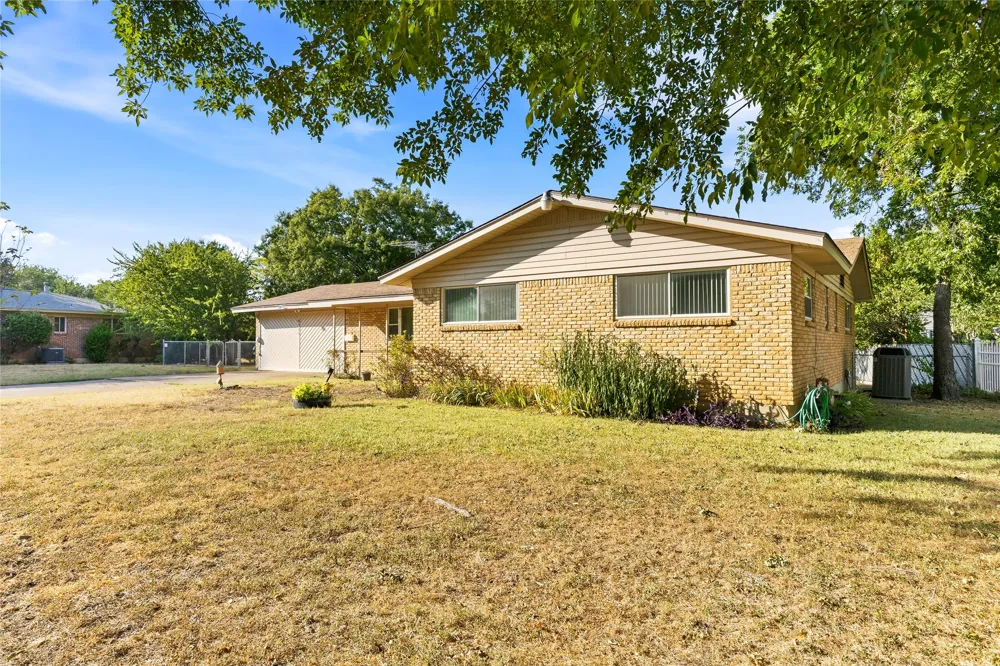 6725 Cylinda Sue Circle North Richland Hills, TX 76180