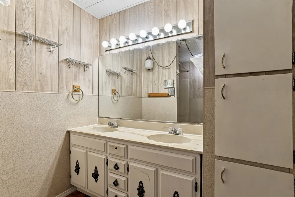 6725 Cylinda Sue Circle North Richland Hills, TX 76180