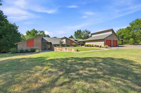 3840 Mockingbird Lane