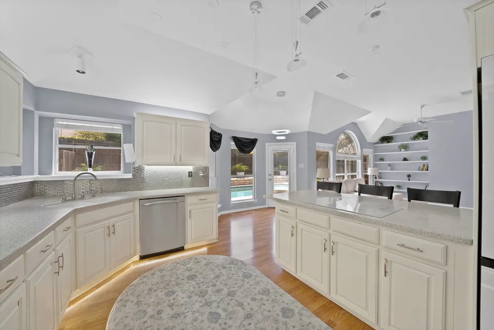 409 Bryce Lane Arlington, TX 76013