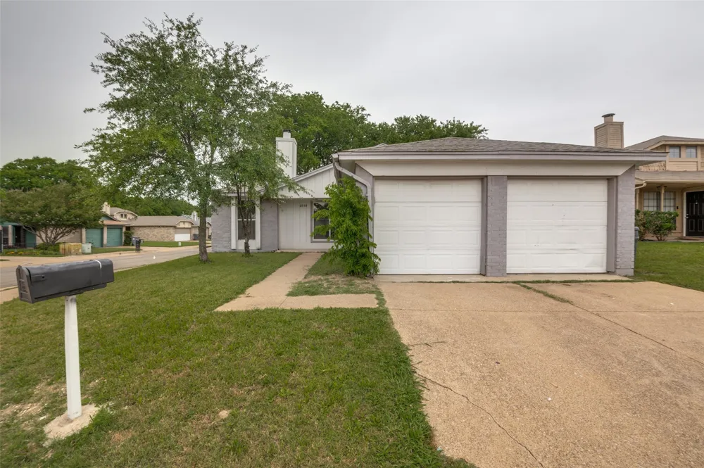 6952 Sammy Circle Dallas, TX 75237