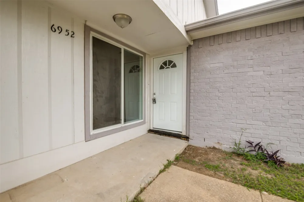 6952 Sammy Circle Dallas, TX 75237