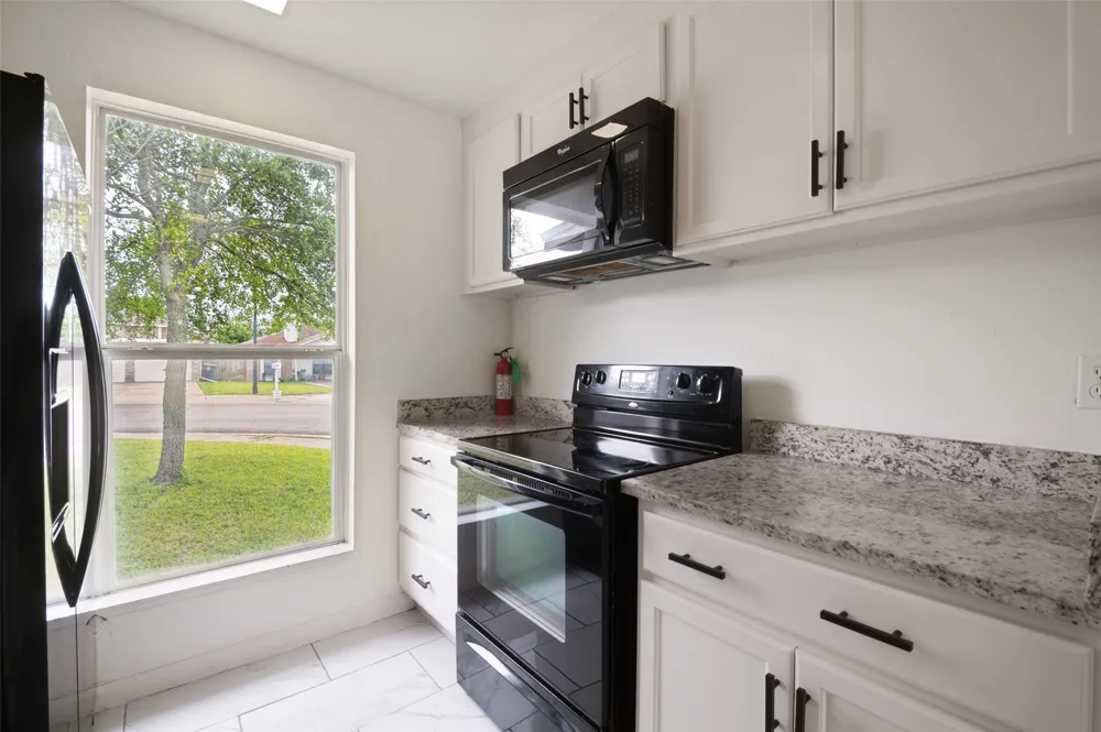 6952 Sammy Circle Dallas, TX 75237