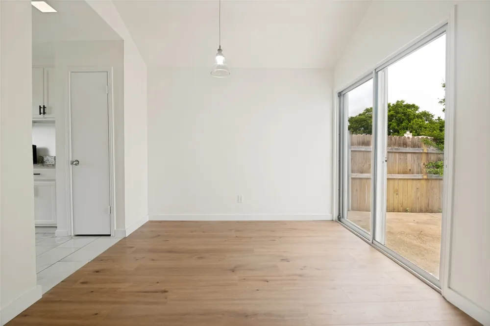 6952 Sammy Circle Dallas, TX 75237