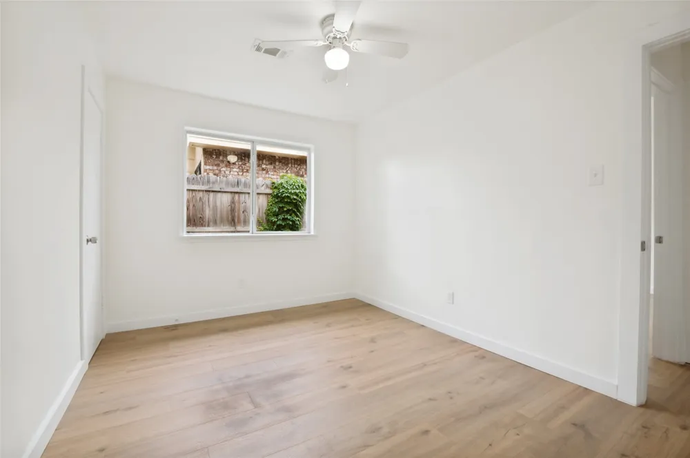 6952 Sammy Circle Dallas, TX 75237