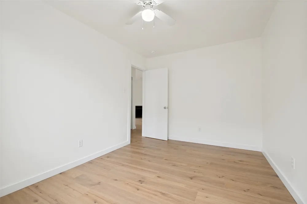 6952 Sammy Circle Dallas, TX 75237