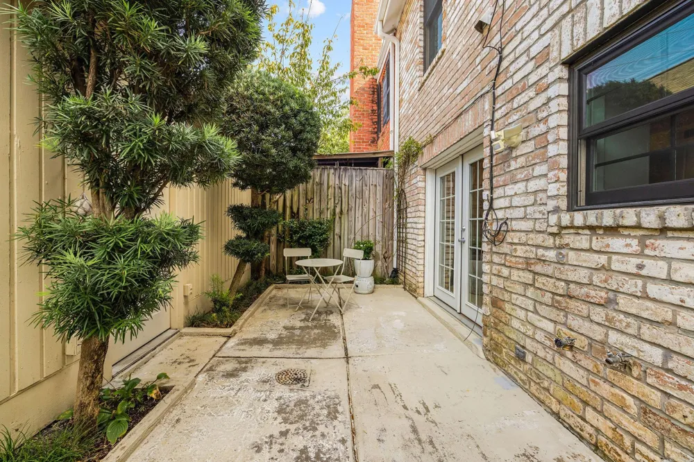 604 Augusta Drive #604 Houston, TX 77057