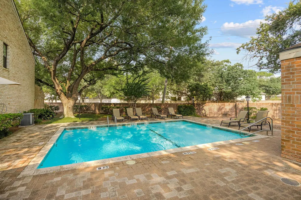 604 Augusta Drive #604 Houston, TX 77057