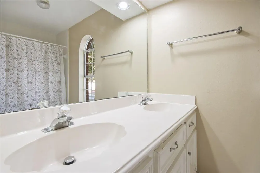 8411 Rockford Hall Drive Spring, TX 77379