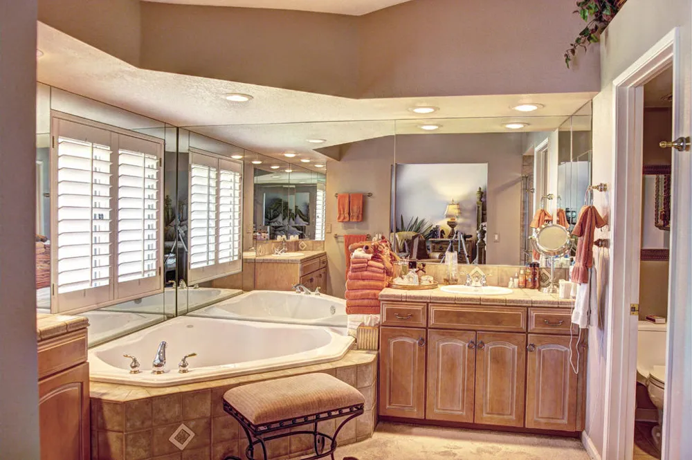 378 Desert Falls Drive East Drive E Palm Desert, CA 92211