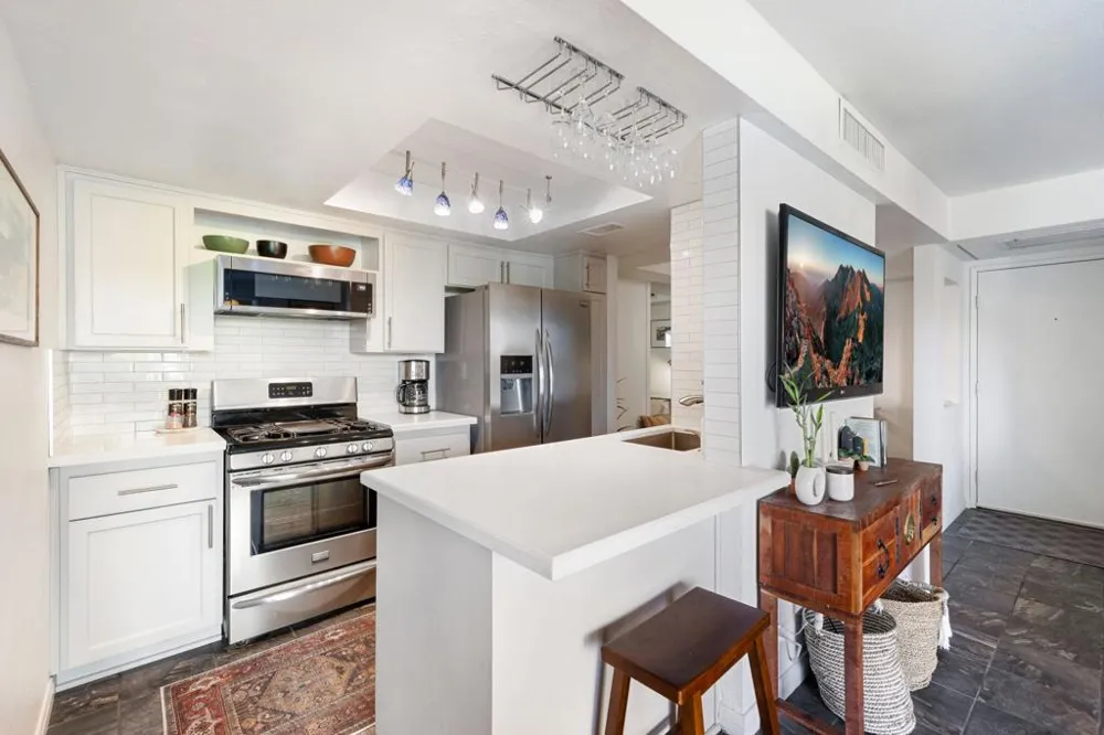 1550 S Camino Real #123 Palm Springs, CA 92264