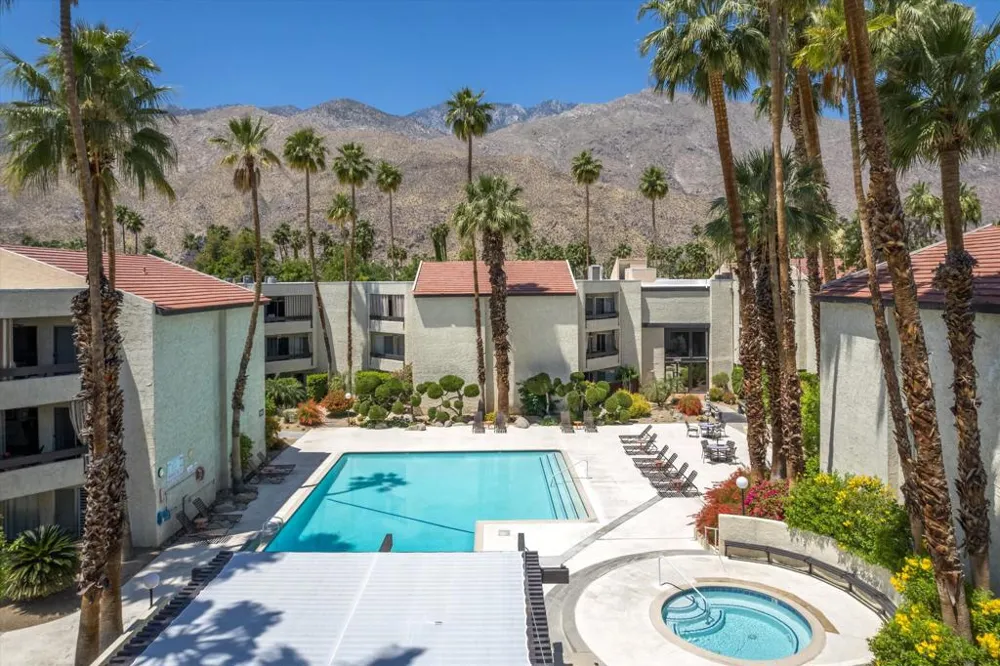 1550 S Camino Real #123 Palm Springs, CA 92264