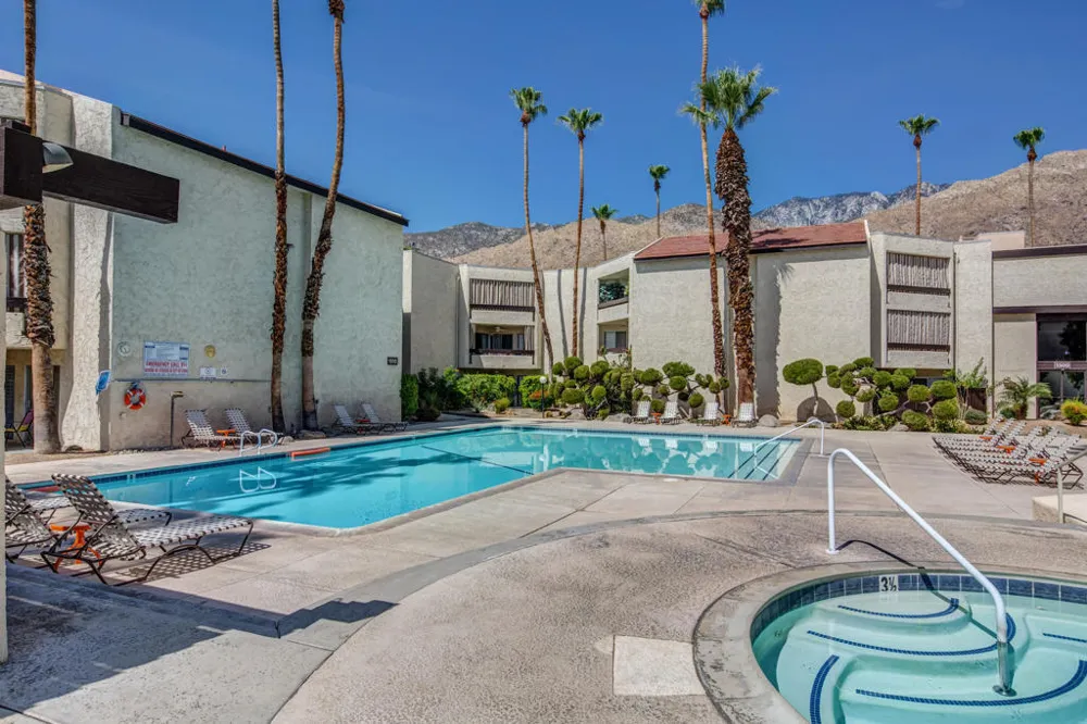 1550 S Camino Real #123 Palm Springs, CA 92264