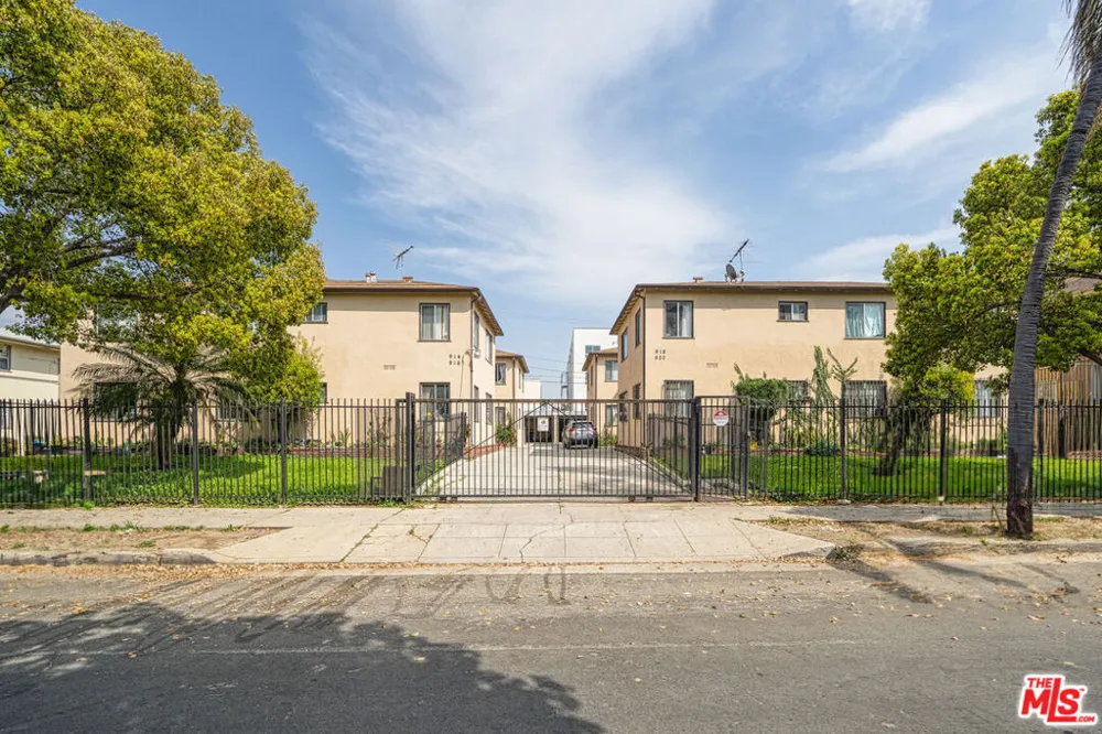 914 S Gramercy Drive #D Los Angeles, CA 90019
