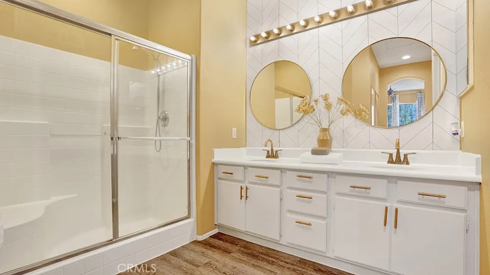 933 Somerville Irvine, CA 92620