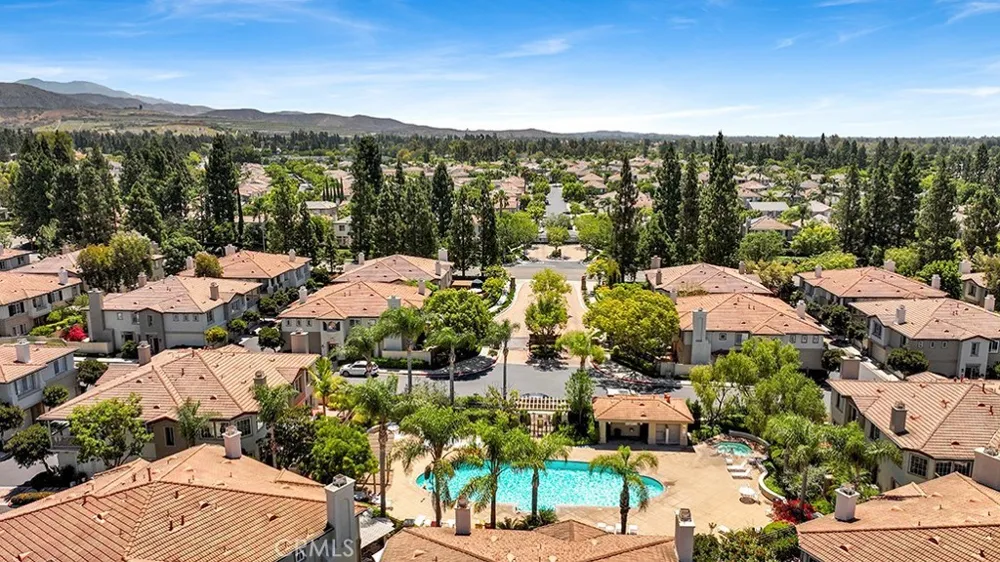 933 Somerville Irvine, CA 92620