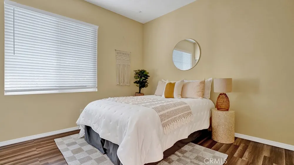 933 Somerville Irvine, CA 92620