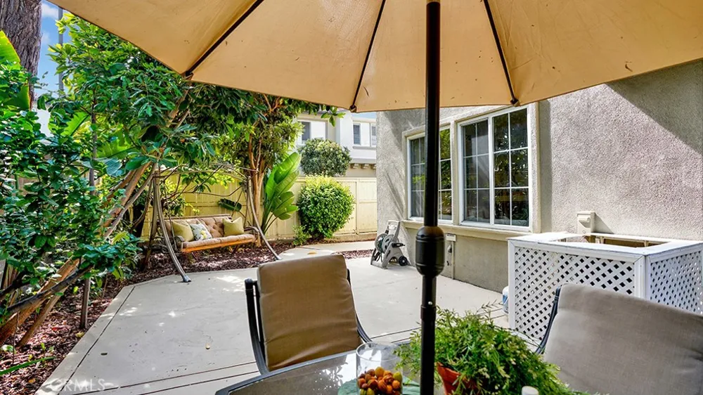 933 Somerville Irvine, CA 92620