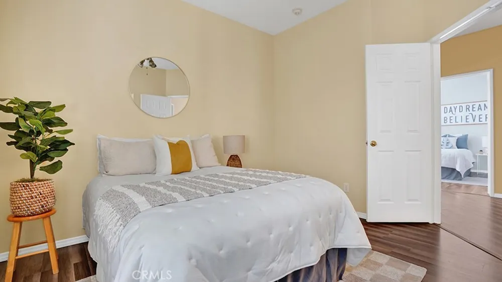933 Somerville Irvine, CA 92620