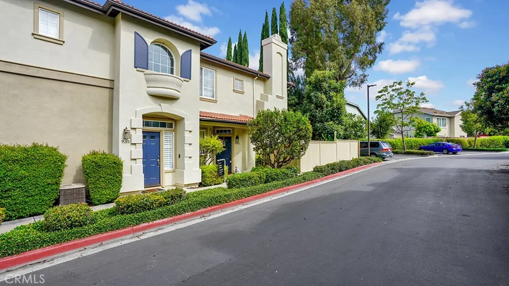 933 Somerville Irvine, CA 92620