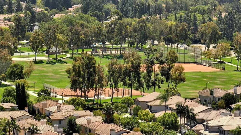 933 Somerville Irvine, CA 92620